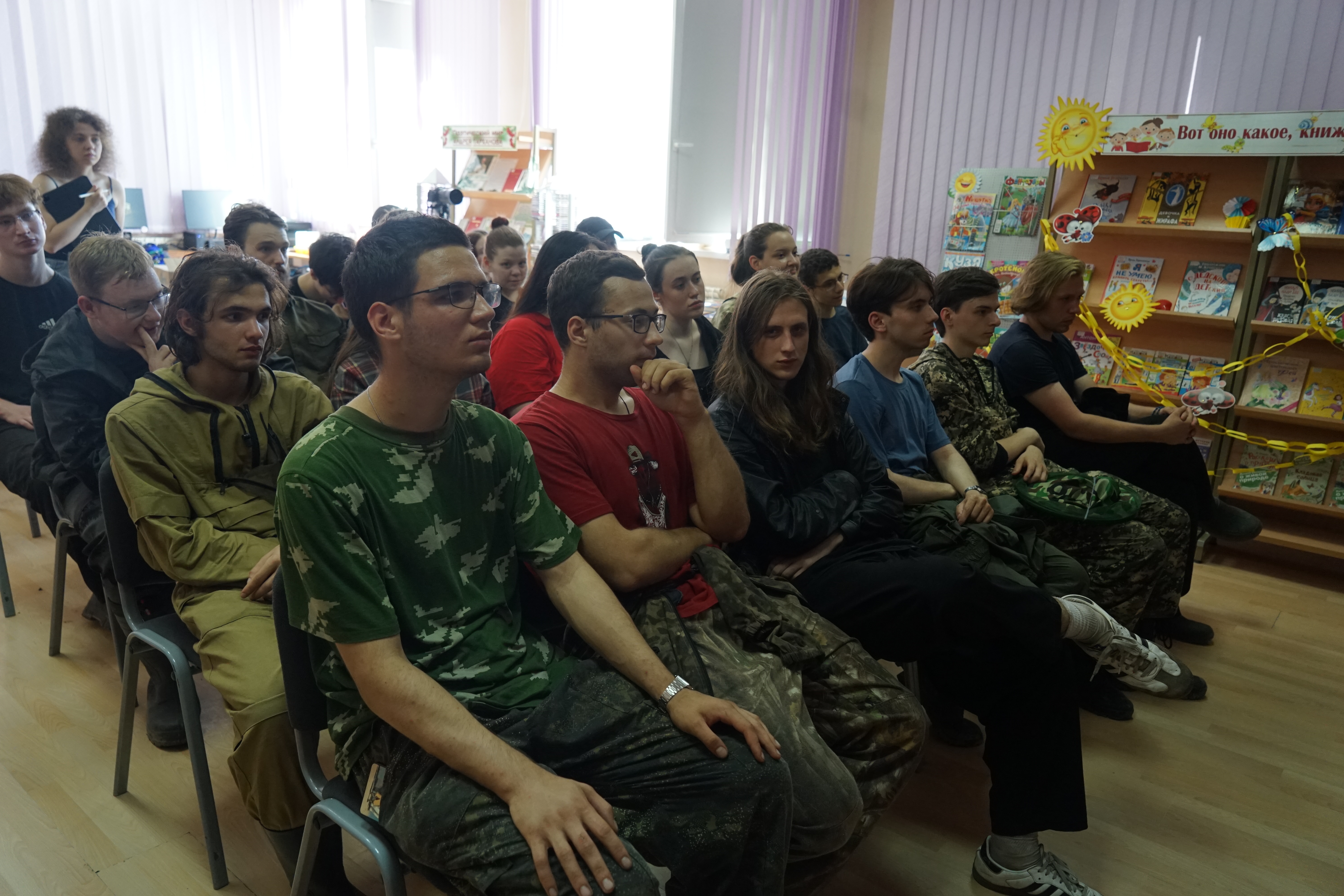 Презентация книжки "Мышка и пряжка" в Салымской поселенческой библиотеке имени А. С. Тарханова для студентов Сургутского государственного университета<br>